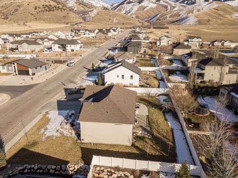 Tiny photo for 1092 E 300 S, Smithfield, UT 84335 (MLS # 2134720)