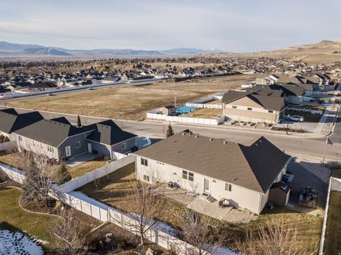 Tiny photo for 1092 E 300 S, Smithfield, UT 84335 (MLS # 2134720)