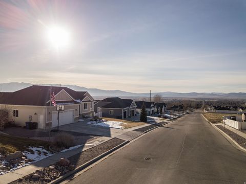 Tiny photo for 1092 E 300 S, Smithfield, UT 84335 (MLS # 2134720)