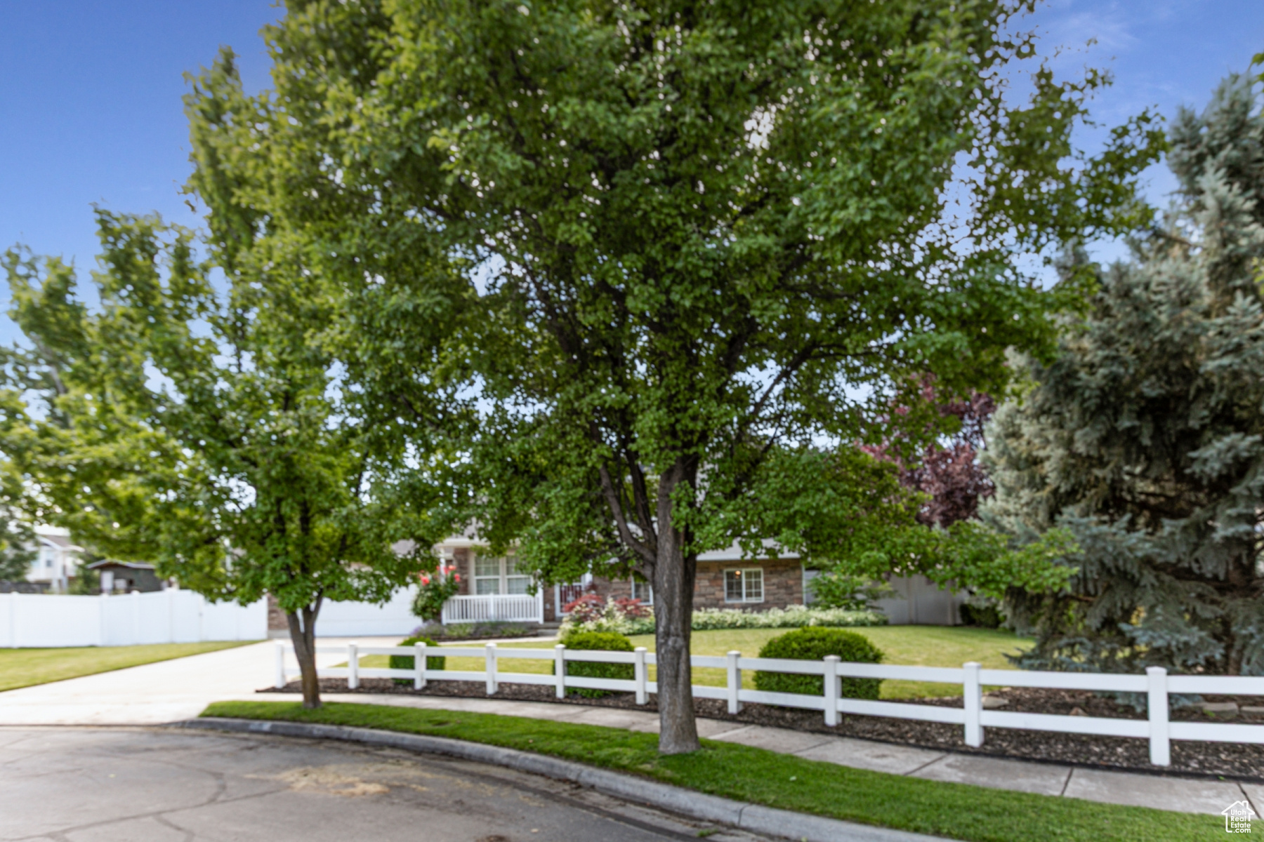 West Bountiful, Utah 84087, United States, 3 Bedrooms Bedrooms, ,2 BathroomsBathrooms,Residential,Pending,150168