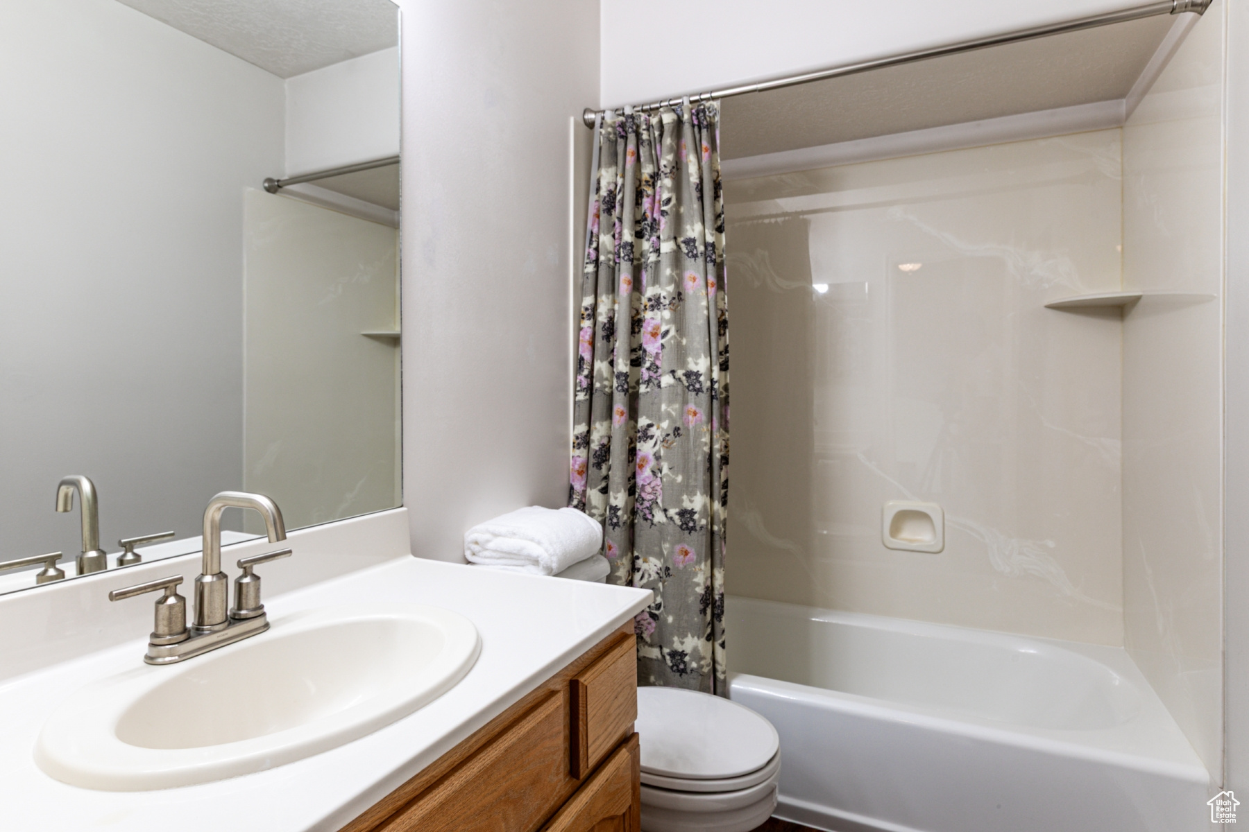 West Bountiful, Utah 84087, United States, 3 Bedrooms Bedrooms, ,2 BathroomsBathrooms,Residential,Pending,150168