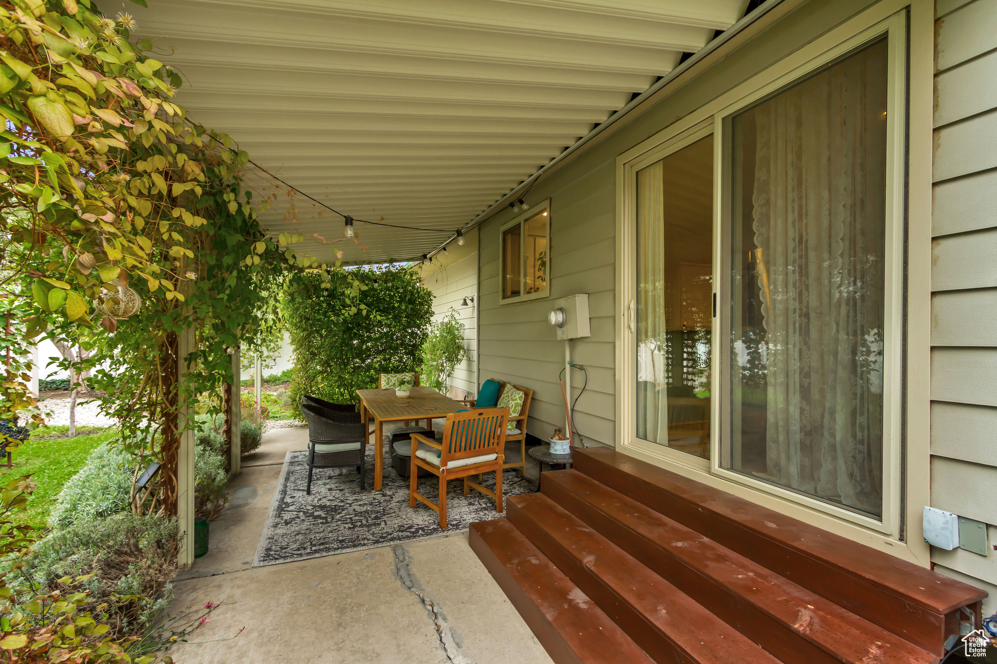 INDIAN VILLAGE - Residential