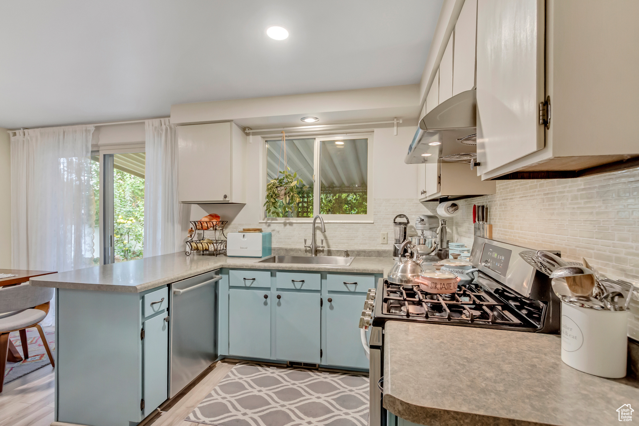 INDIAN VILLAGE - Residential