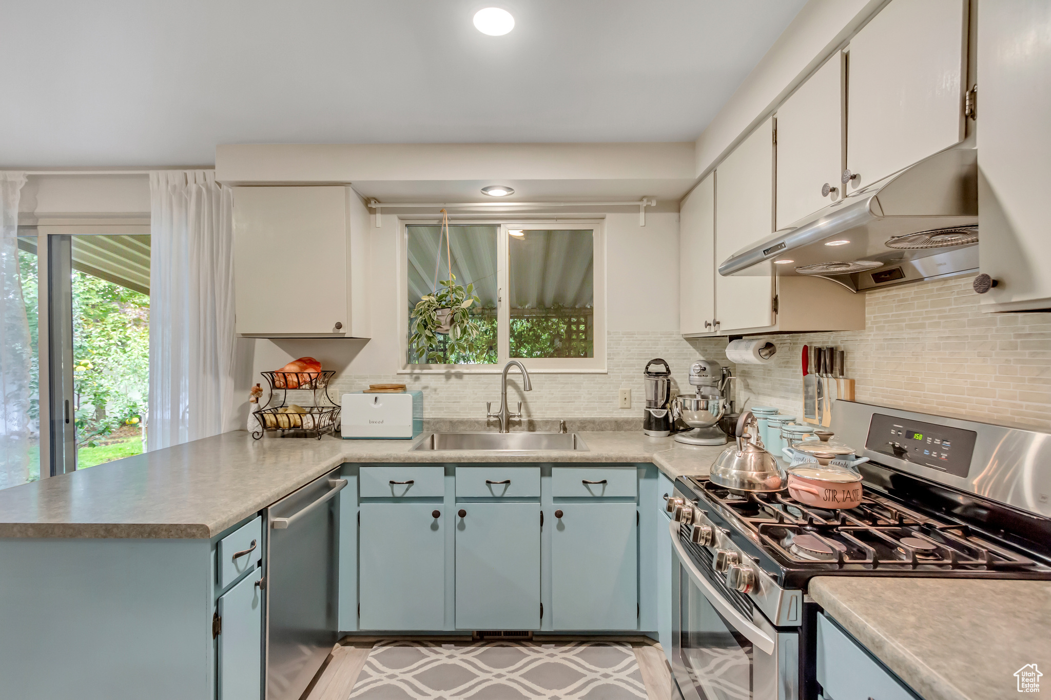 INDIAN VILLAGE - Residential