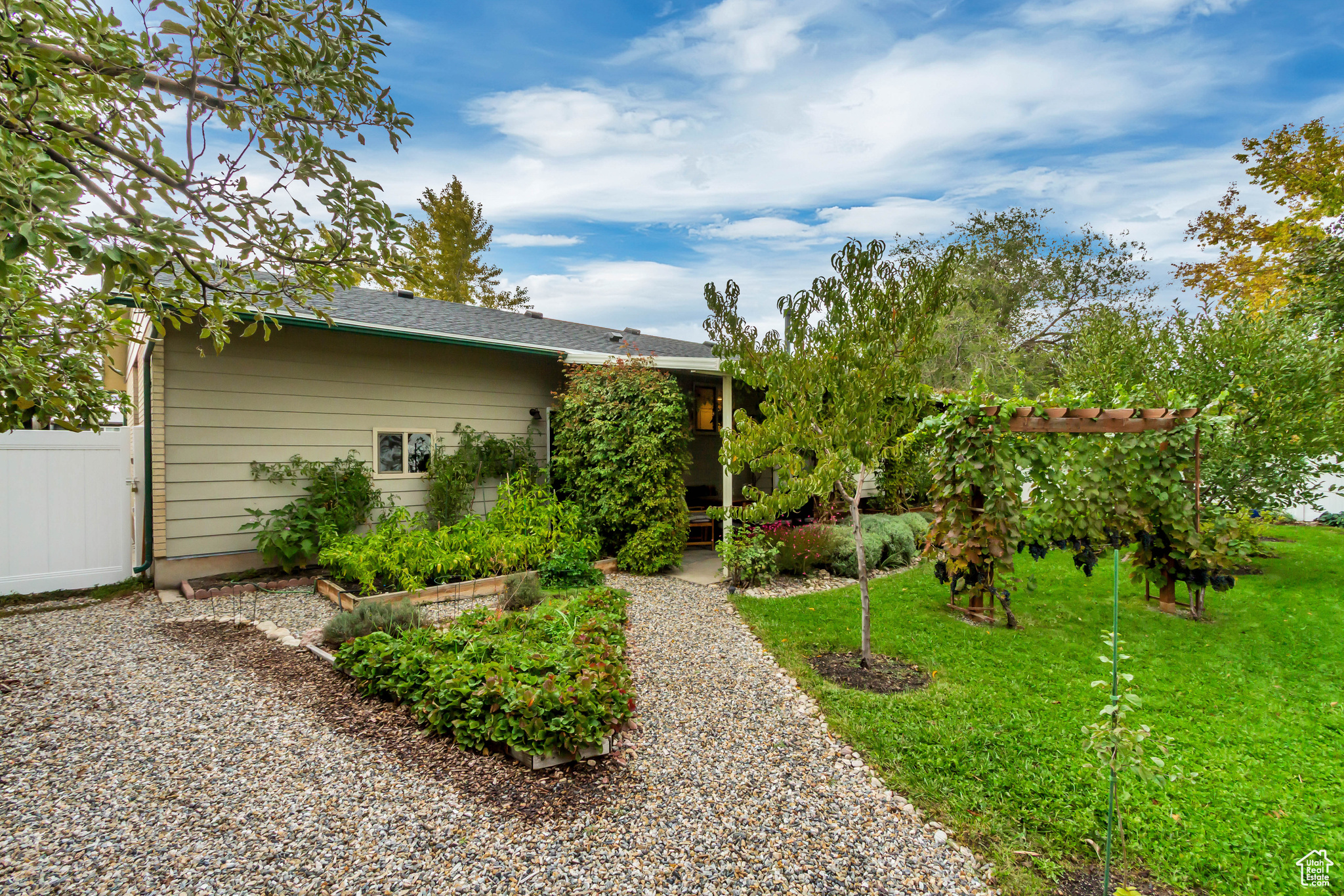 INDIAN VILLAGE - Residential