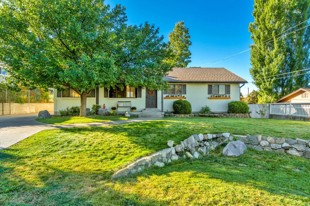 Photo of 360 E CENTER ST, Centerville, UT 84014 (MLS # 2169371)