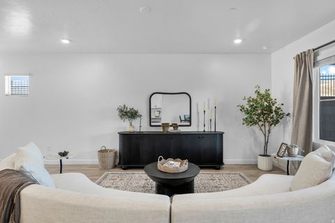 Tiny photo for 1741 S RIPPLE ROCK DR, Washington, UT 84780 (MLS # 2121455)