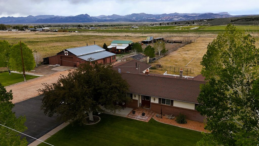 Photo of 619 S 125 E, Panguitch, UT 84759 (MLS # 2160400)