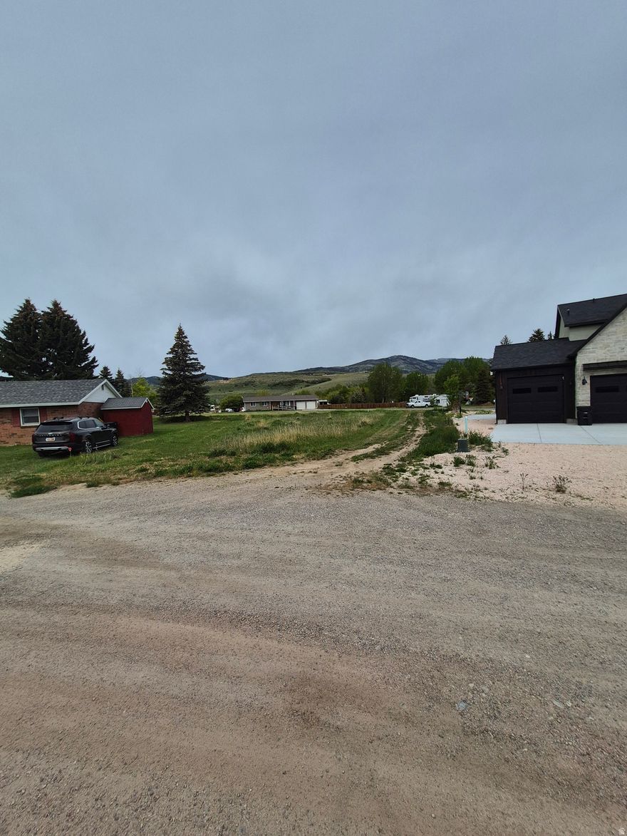Secure your future in scenic Garden City, Utah, with this prime 9,147 square foot vacant lot at 411 N Sunrise Dr, the perfect blank canvas for your vision. Whether you plan to construct a custom dream home or capitalize on the area's strong rental market with an income property, this is an exceptional opportunity to invest in one of Rich County's most desirable locations.