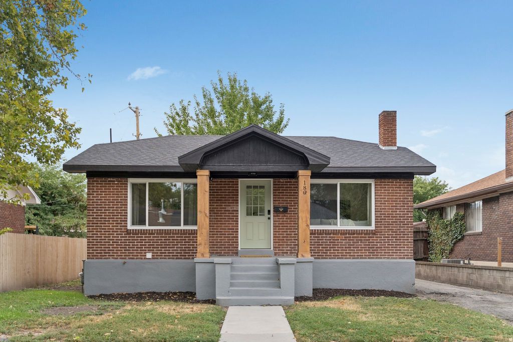 Photo of 180 E SUNSET AVE, South Salt Lake, UT 84115 (MLS # 2150786)