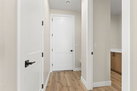 Tiny photo for 1862 N CHAPMAN DR, Washington, UT 84780 (MLS # 2140570)
