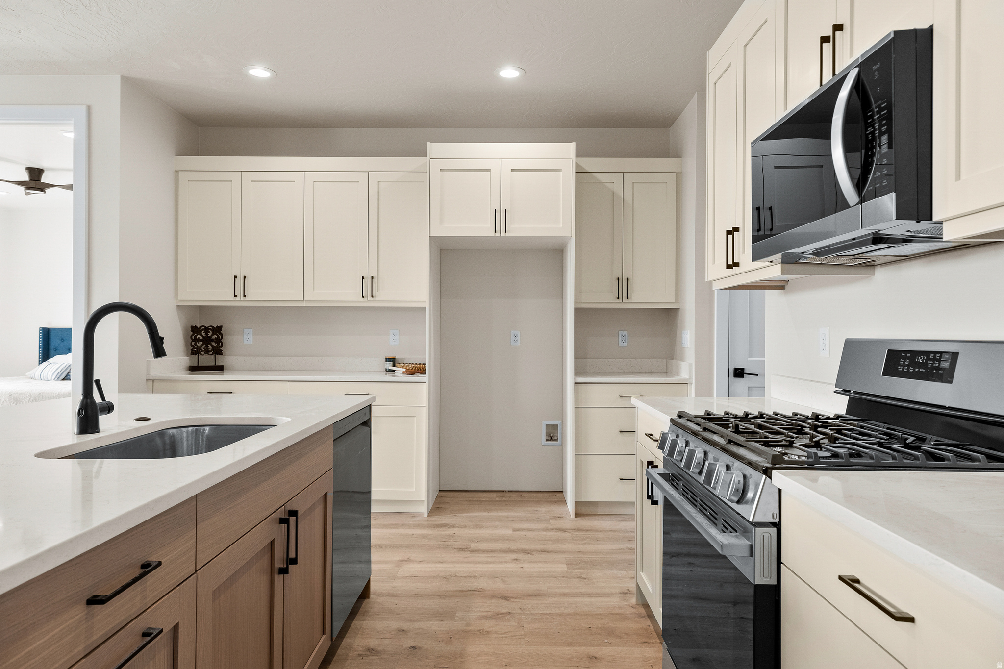 ESTATES AT BURKE SPRINGS - Residential