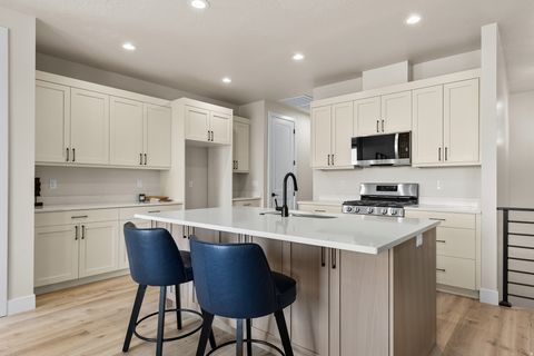 Tiny photo for 1862 N CHAPMAN DR, Washington, UT 84780 (MLS # 2140570)