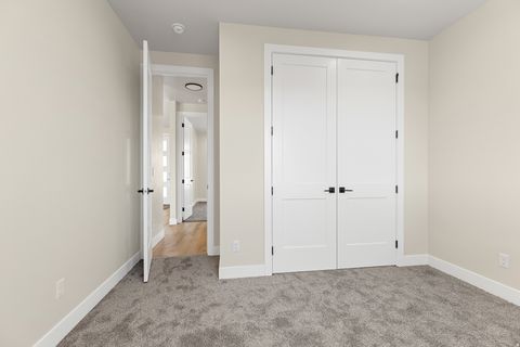 Tiny photo for 1862 N CHAPMAN DR, Washington, UT 84780 (MLS # 2140570)