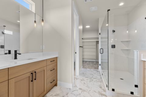 Tiny photo for 1862 N CHAPMAN DR, Washington, UT 84780 (MLS # 2140570)