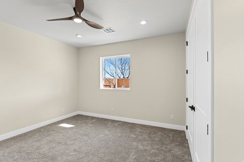 Tiny photo for 1862 N CHAPMAN DR, Washington, UT 84780 (MLS # 2140570)