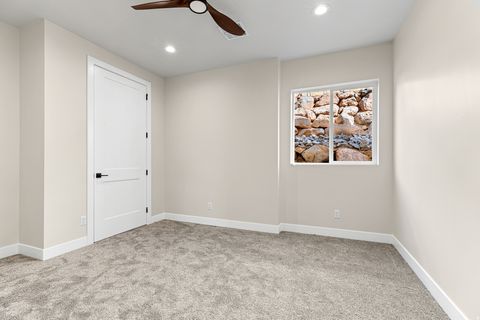 Tiny photo for 1862 N CHAPMAN DR, Washington, UT 84780 (MLS # 2140570)