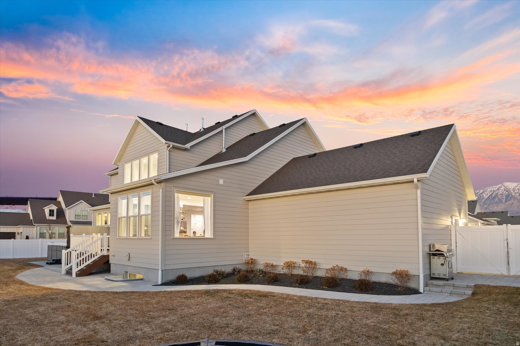 HOLDAWAY FIELDS - Residential