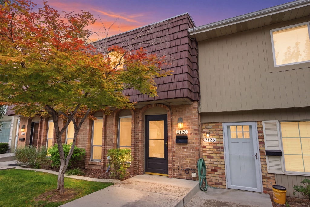 Photo of 2128 E GEORGETOWN SQ #2128, Salt Lake City, UT 84109 (MLS # 2174147)
