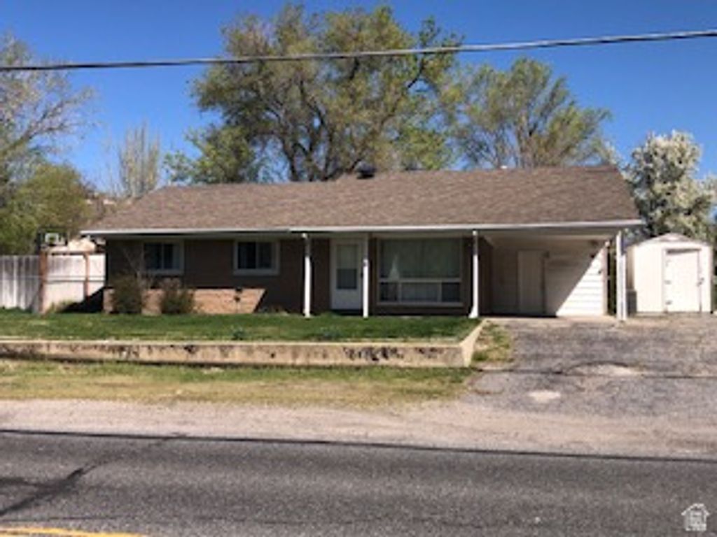 Photo of 1615 E PIONEER RD, Draper, UT 84020 (MLS # 2158024)