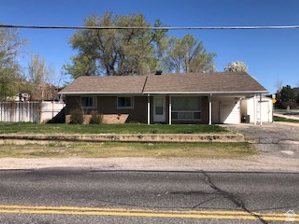 Photo of 1615 E PIONEER RD, Draper, UT 84020 (MLS # 2158024)