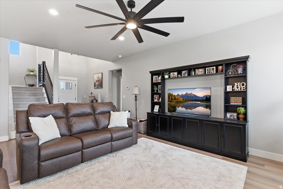 RIVER CROSSING - Residential