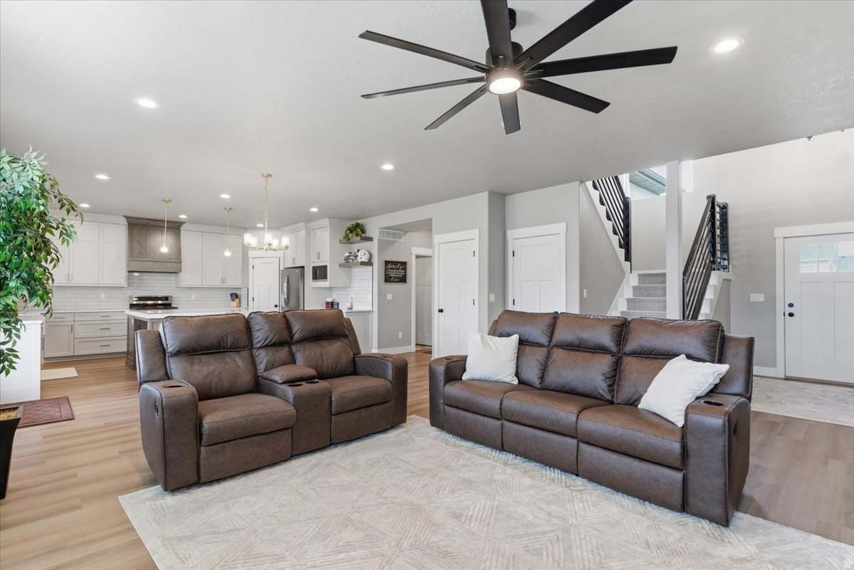 RIVER CROSSING - Residential