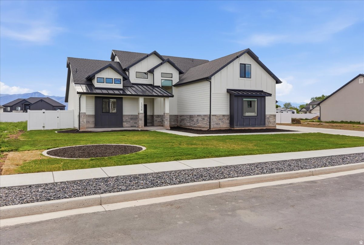 RIVER CROSSING - Residential