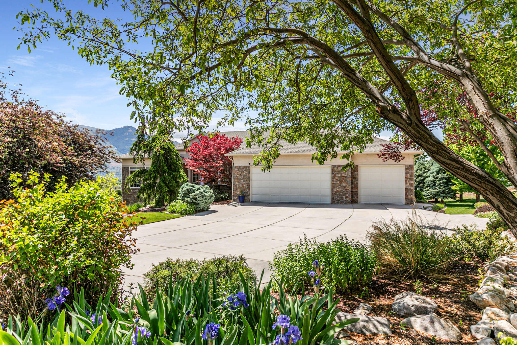 PEBBLE BEACH OF THE - Residential