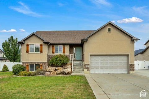 Photo of 182 W HANCOCK CIR, North Ogden, UT 84404 (MLS # 2191436)