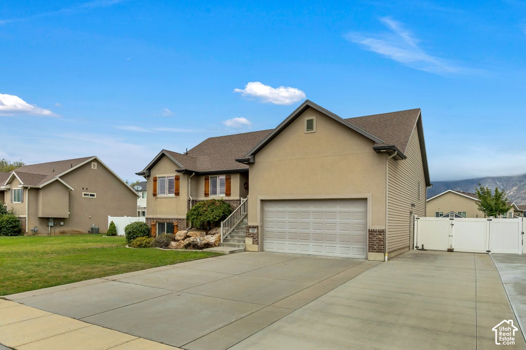 Photo of 182 W HANCOCK CIR, North Ogden, UT 84404 (MLS # 2191436)