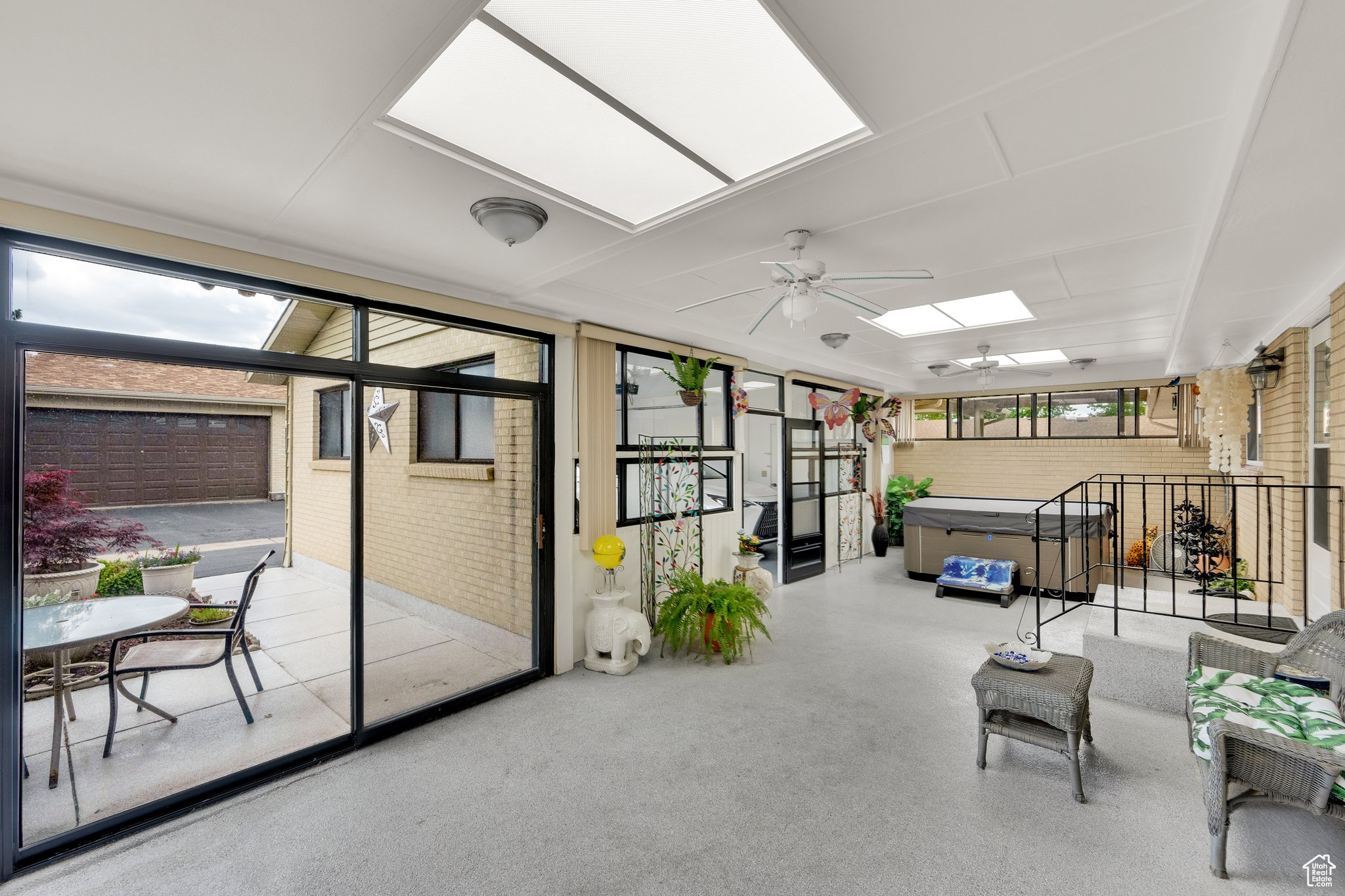 EMERALD HILLS - Residential