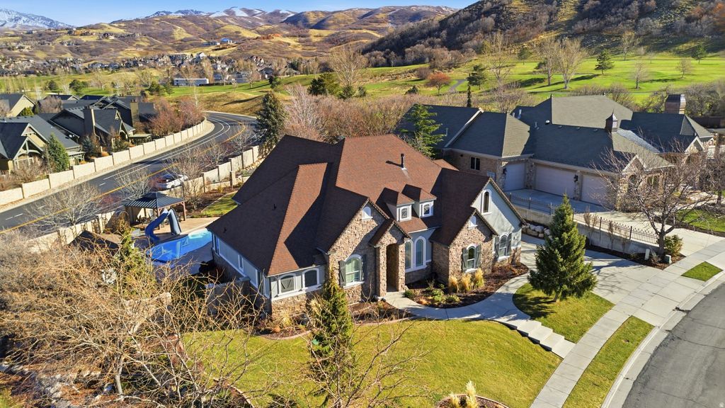 Photo of 649 CORDOVA CT, North Salt Lake, UT 84054 (MLS # 2129800)