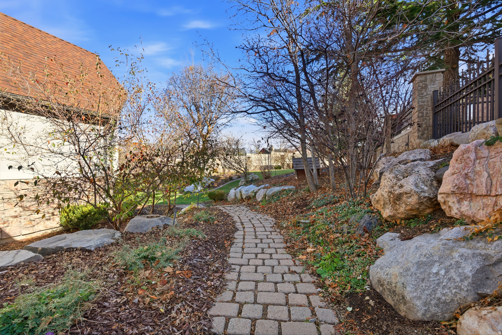 EAGLEPOINTE ESTATES - Residential