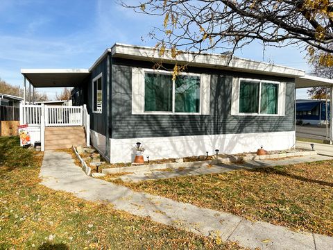 Photo of 978 W FOXGLOVE #227, Taylorsville, UT 84123 (MLS # 2123789)