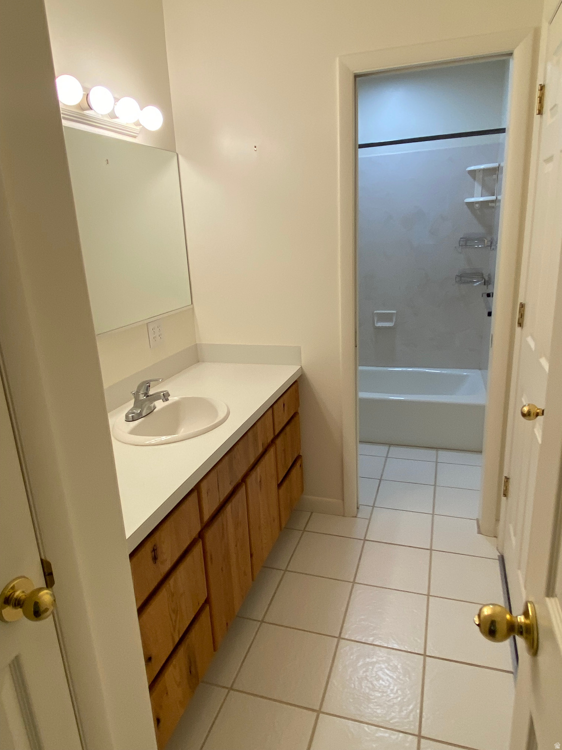 COUNTRY  BLUFF - Residential