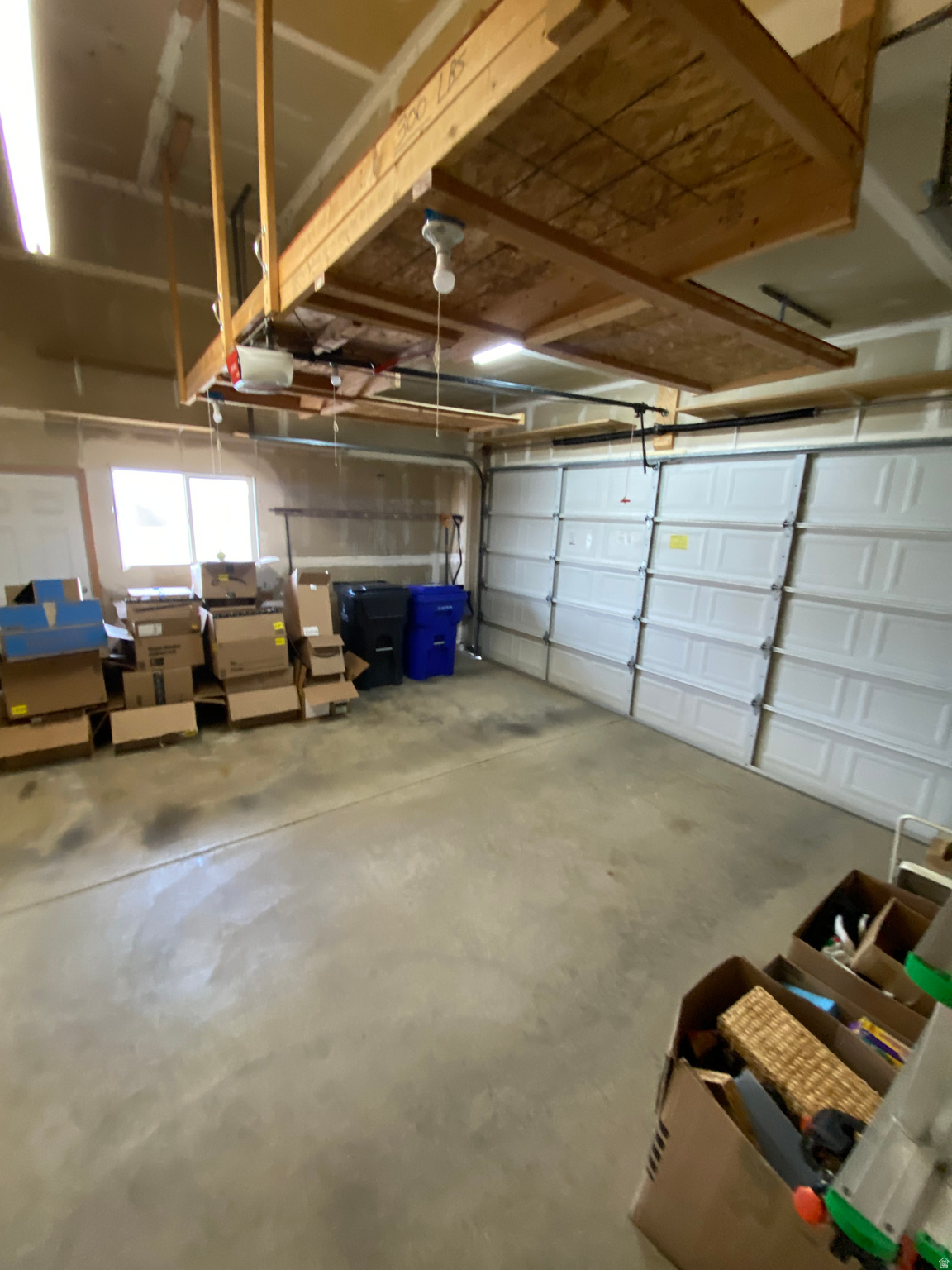 COUNTRY  BLUFF - Residential