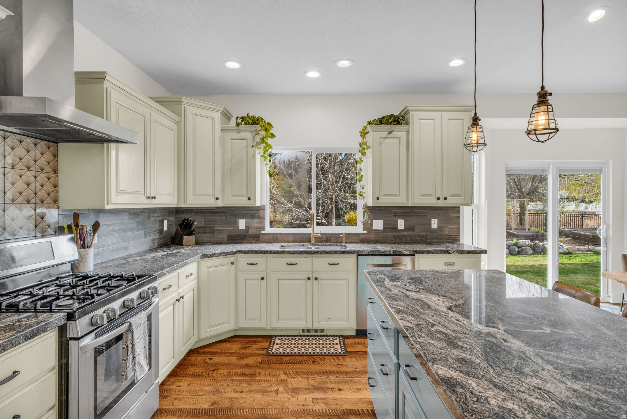 BOULDER SPRINGS ESTATES - Residential