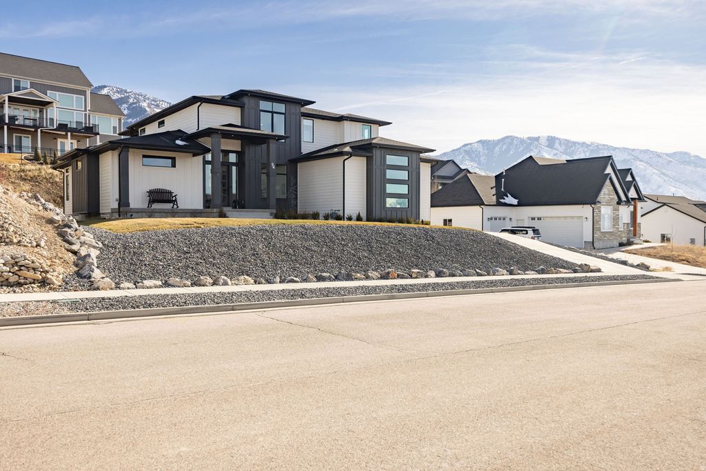 Photo of 94 S 950 E, Hyde Park, UT 84318 (MLS # 2135253)