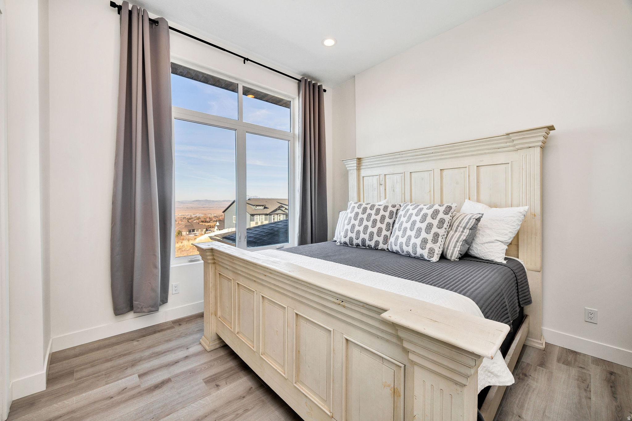 JUNIPER HOLLOW - Residential