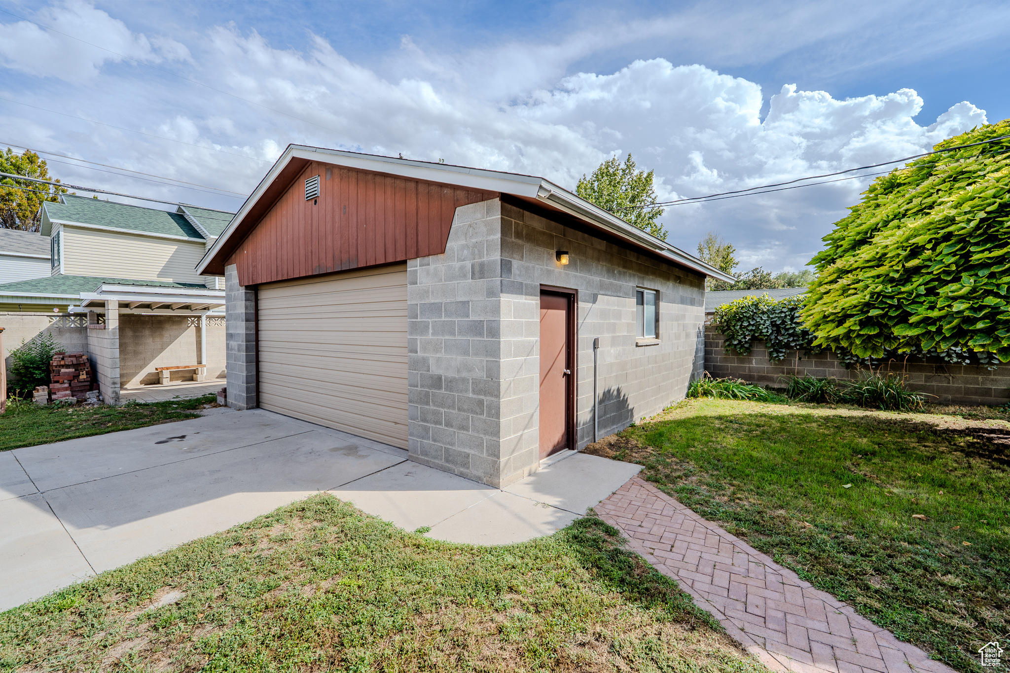 GRANGER GARDENS - Residential