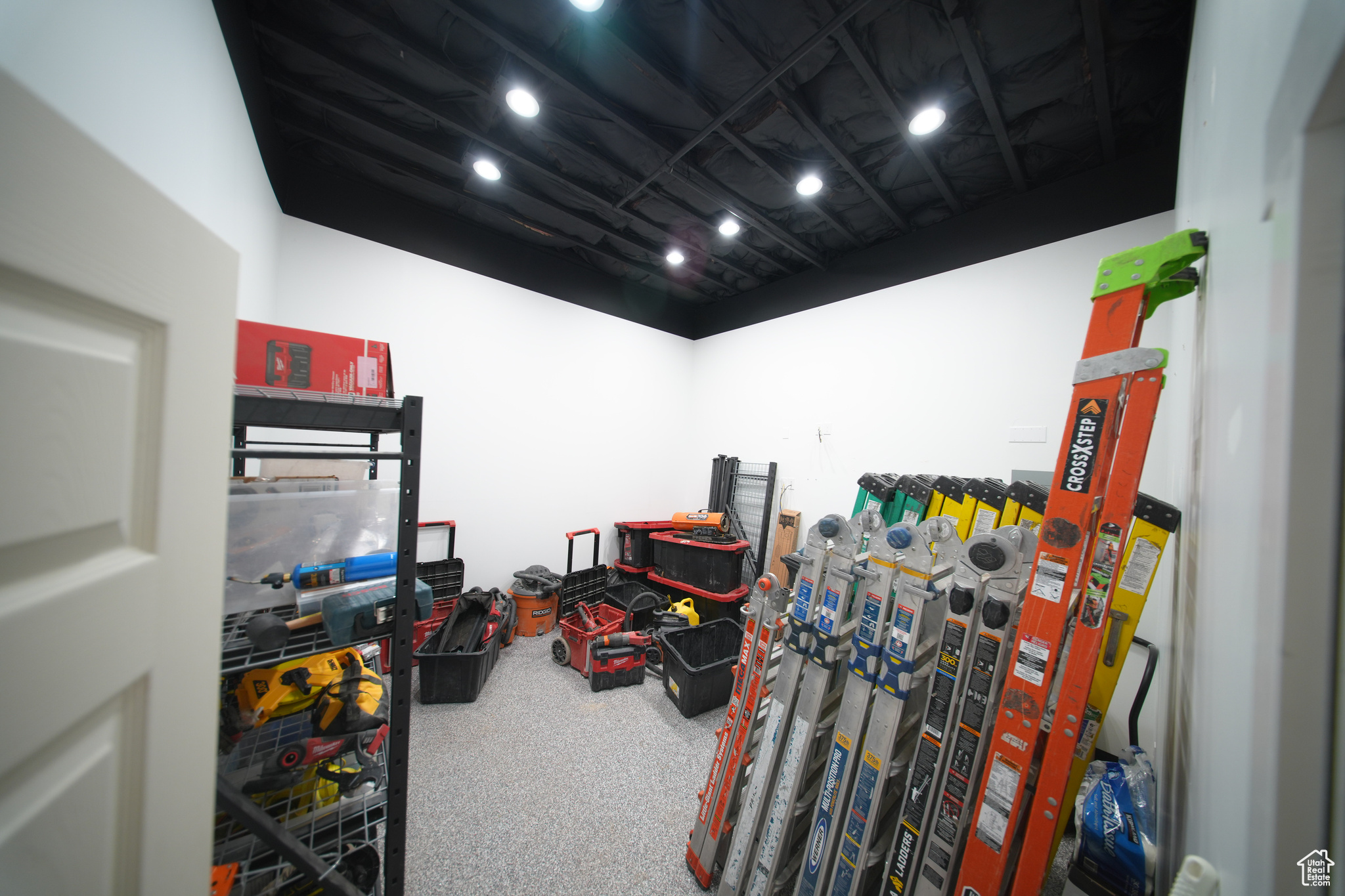 HOBBY CAVES CONDOMINIUMS - Commercial Sale