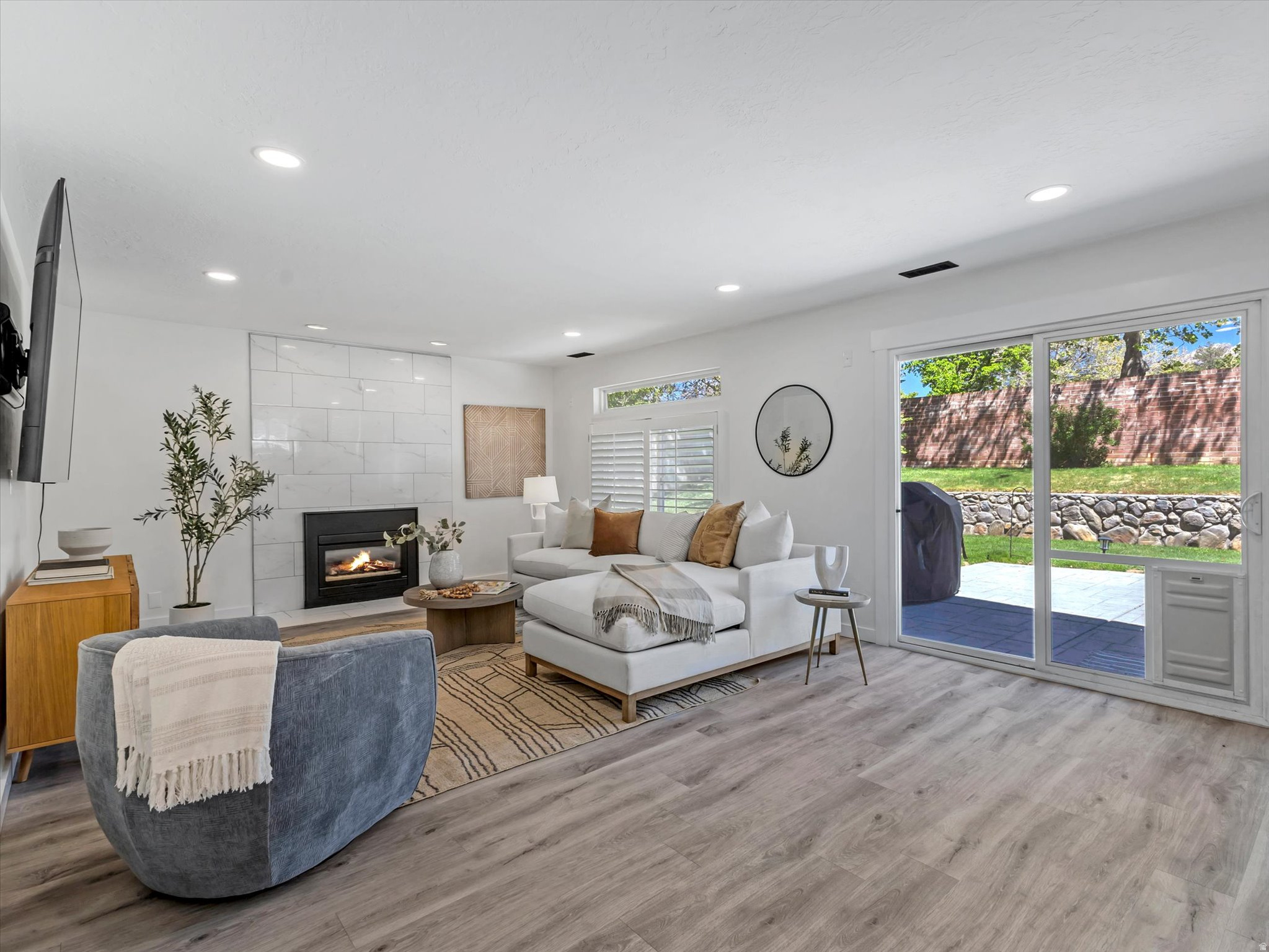 HIGH POINT - Residential