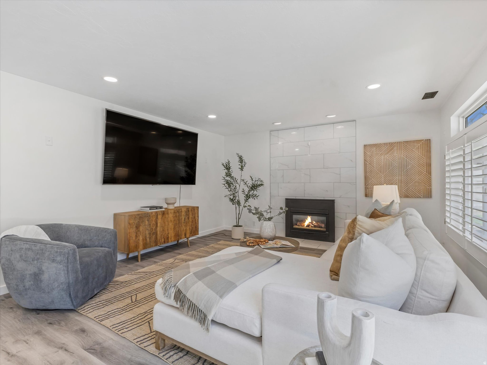 HIGH POINT - Residential