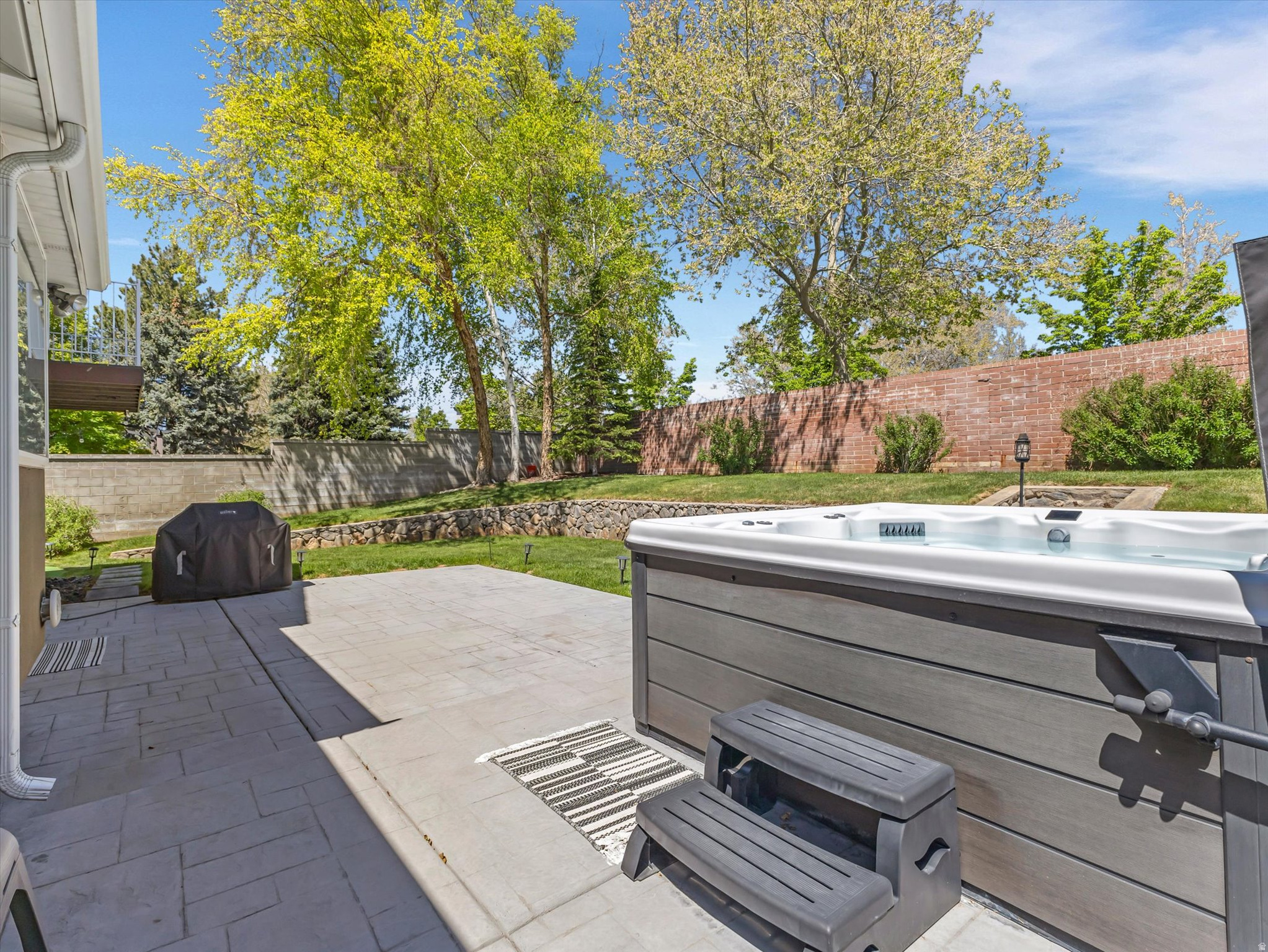 HIGH POINT - Residential
