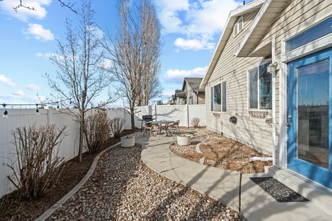 Tiny photo for 769 N SKIPTON DR, North Salt Lake, UT 84054 (MLS # 2142345)
