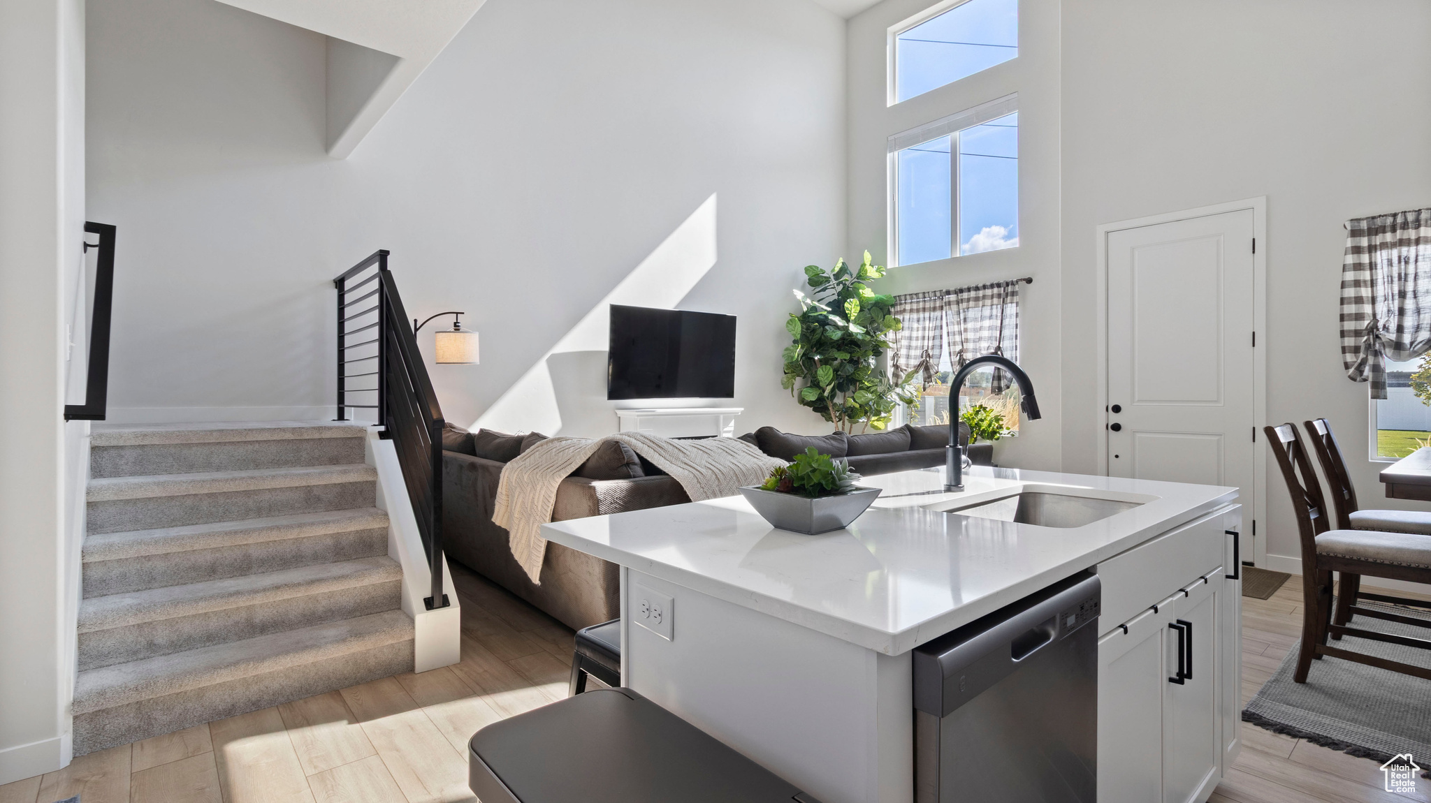 SALT POINT - Residential