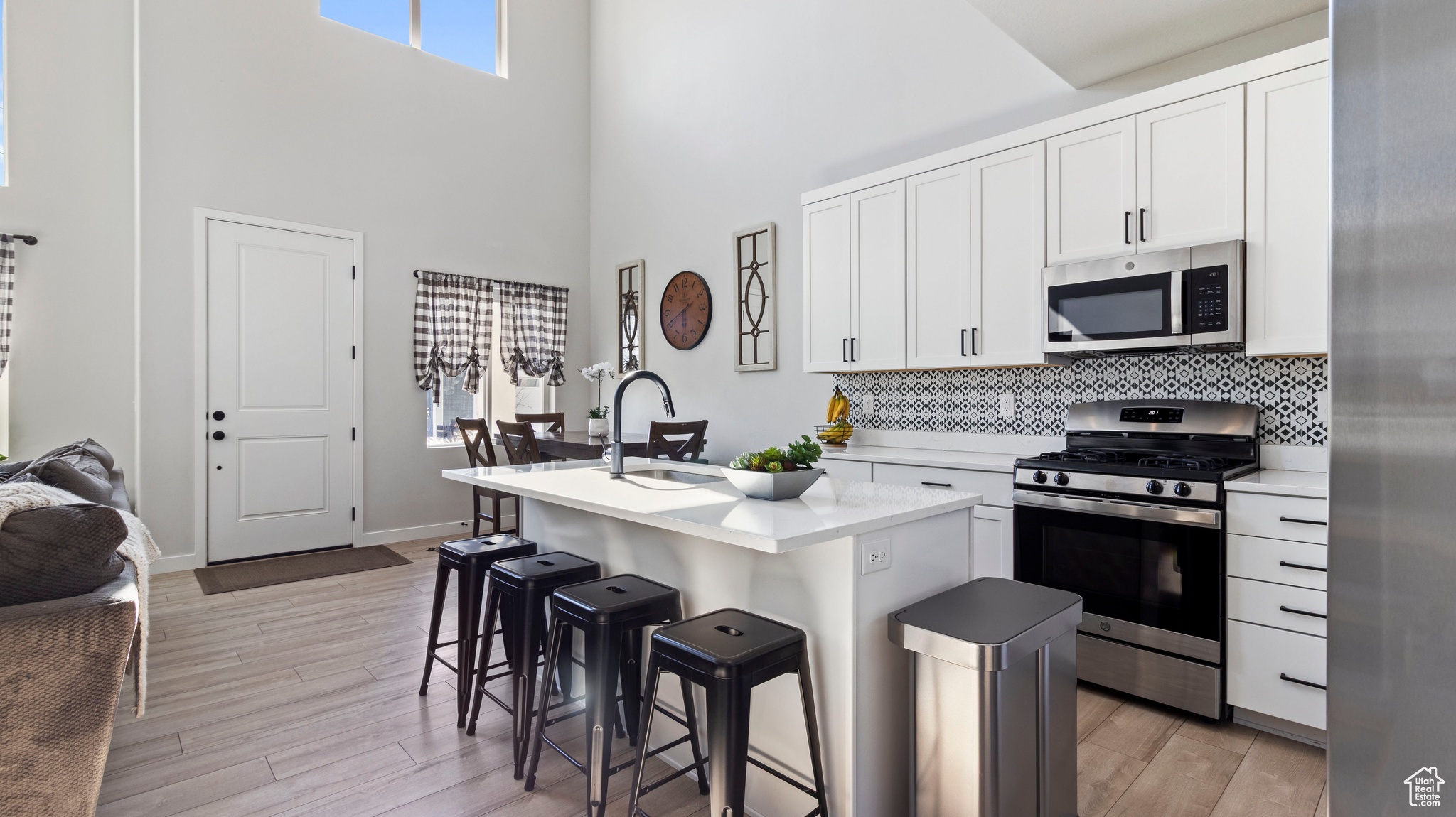 SALT POINT - Residential