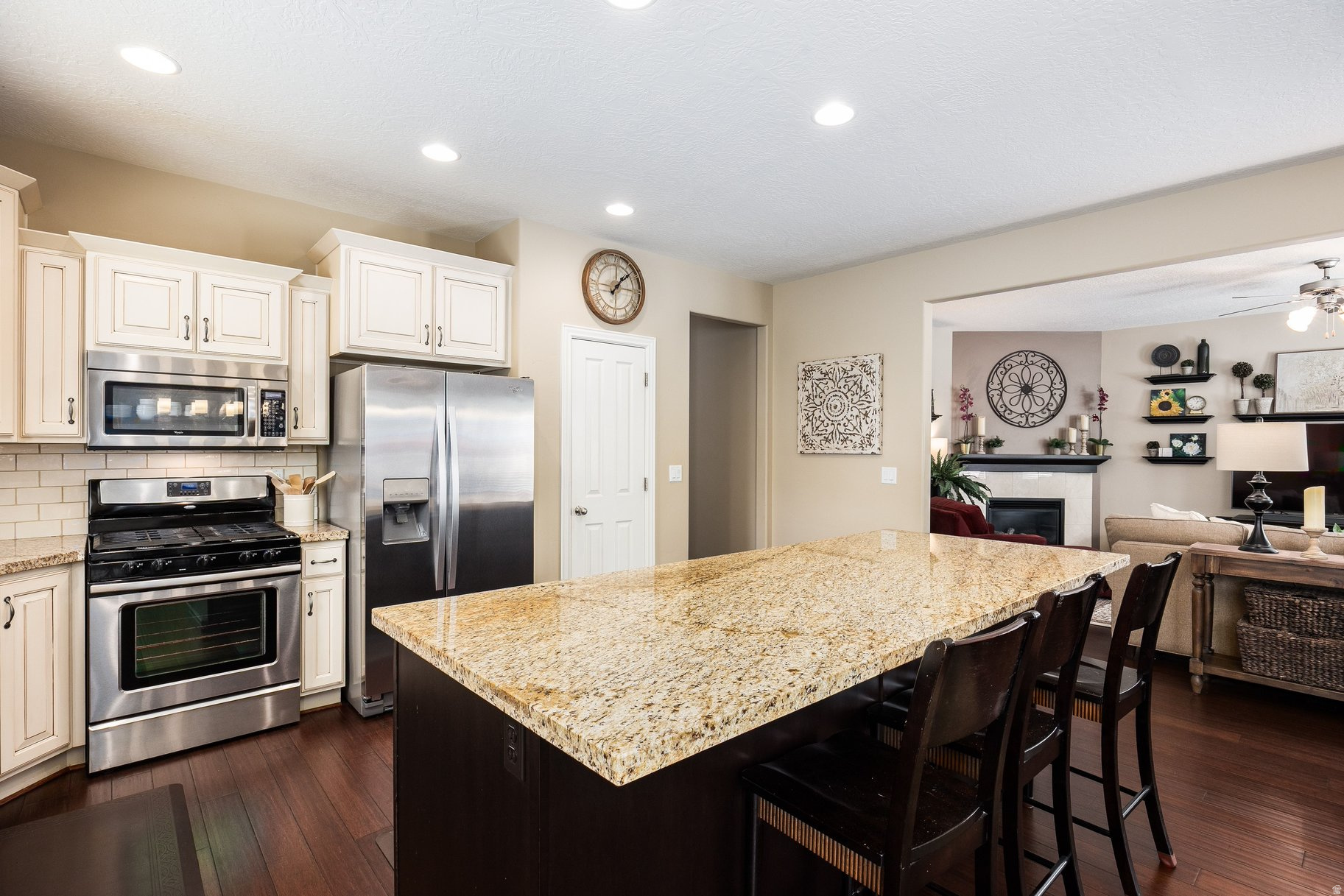 DAYBREAK - Residential