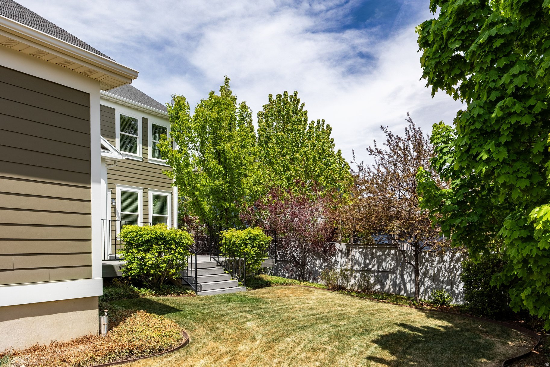 DAYBREAK - Residential